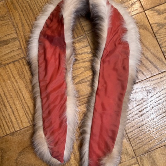 Genuine Fox Fur Wrap - Picture 2 of 4